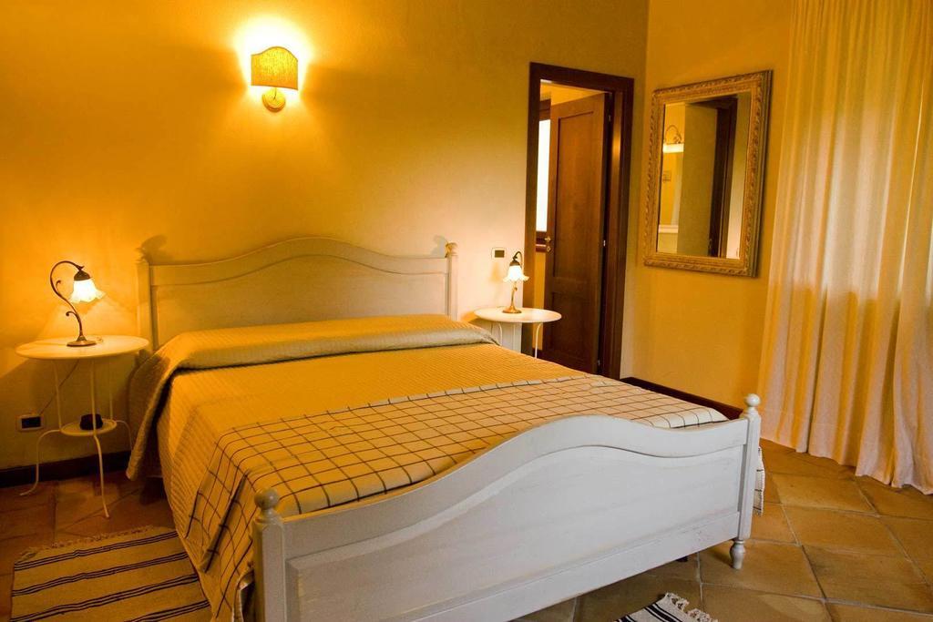 Agriturismo Borgo Serafino 만고네 객실 사진