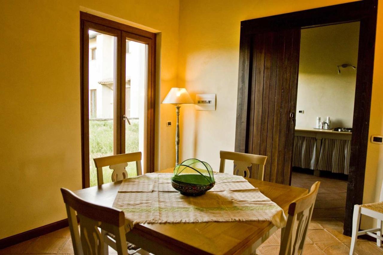 Agriturismo Borgo Serafino 만고네 외부 사진