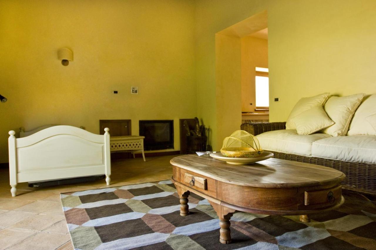 Agriturismo Borgo Serafino 만고네 외부 사진